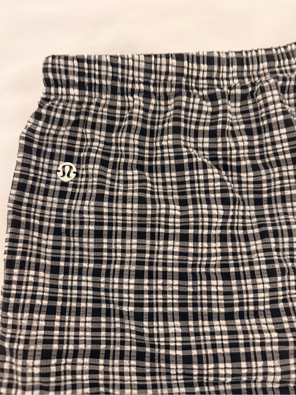 Lululemon Seersucker Check Mid-Rise Pull On 3” shorts women’s XL - Picture 11 of 12